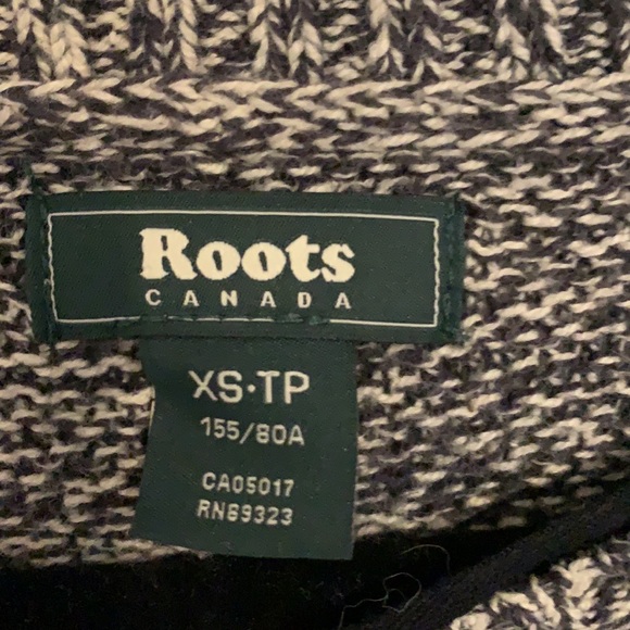 Roots sweater EUC!!! - Picture 3 of 4